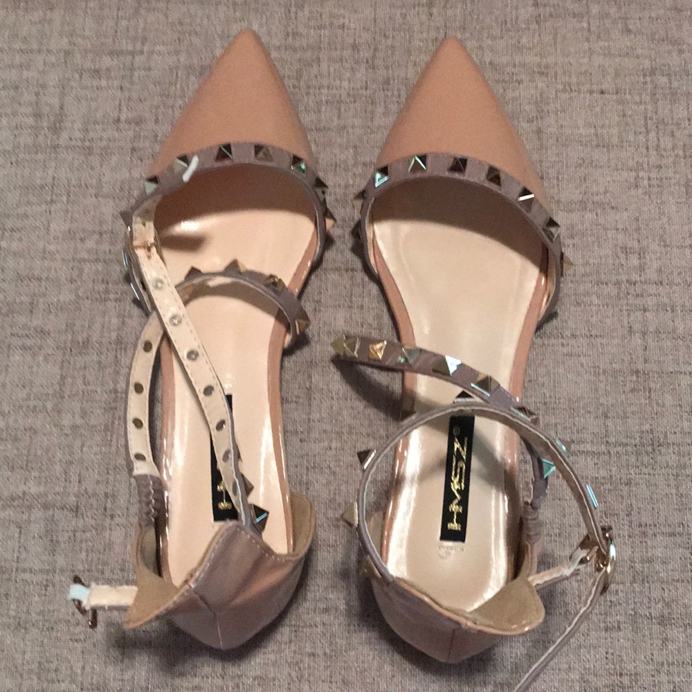 Flat shoes
